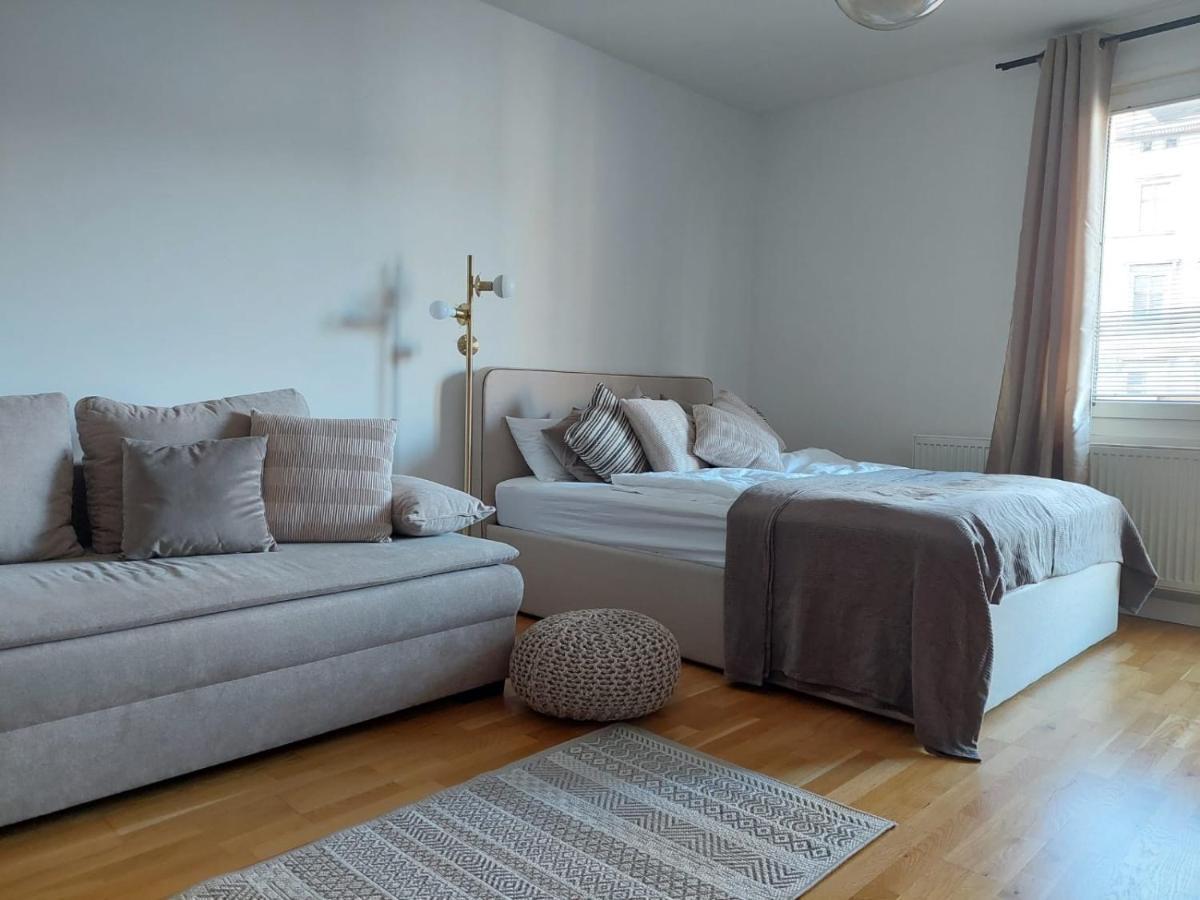 Balcony Apartment, 5 Min Walk To First District เวียนนา ภายนอก รูปภาพ