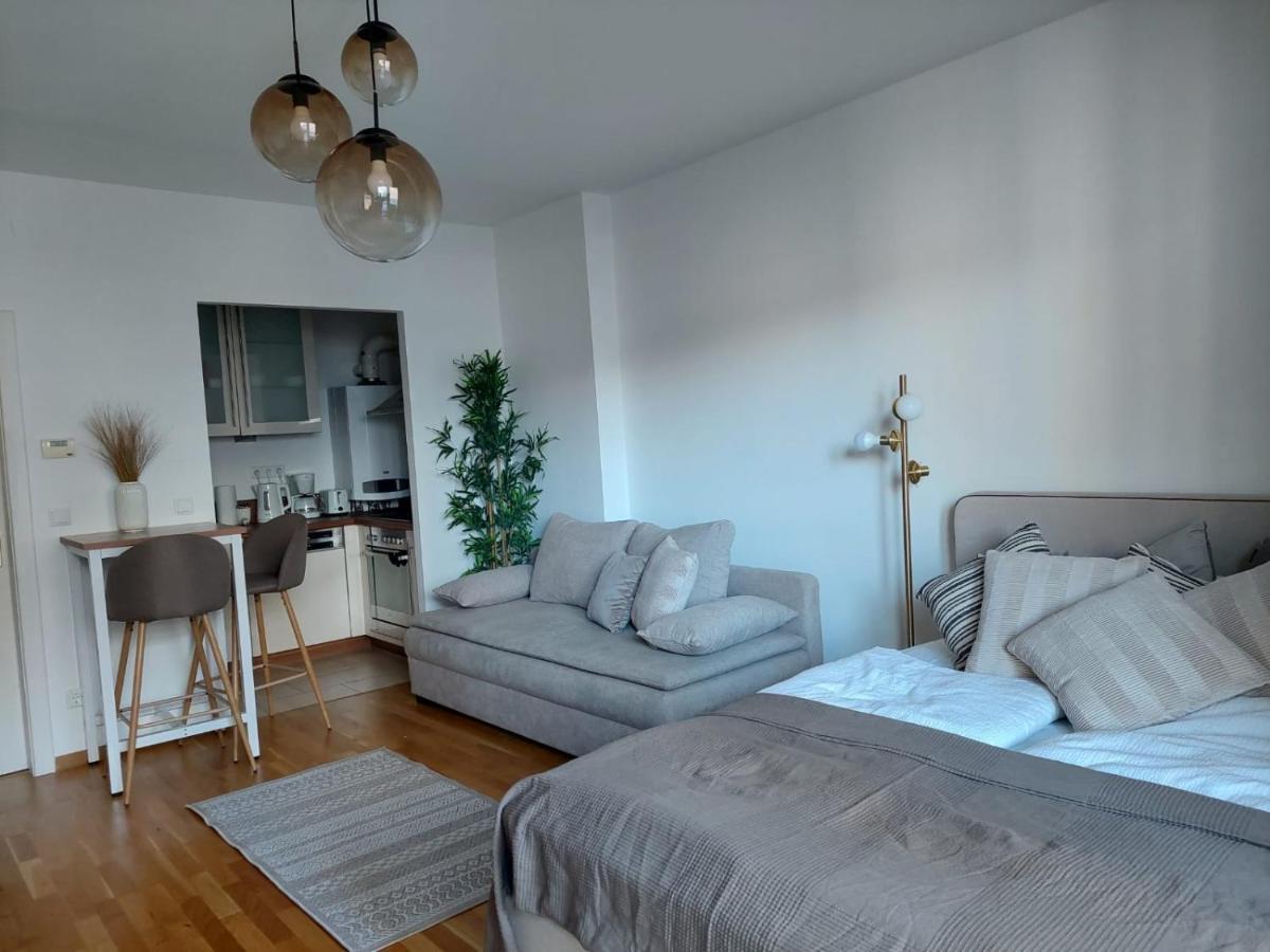 Balcony Apartment, 5 Min Walk To First District เวียนนา ภายนอก รูปภาพ
